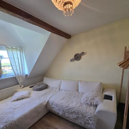 Palais Picard Westfluegel Тале